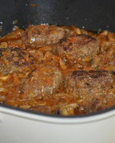 Котлеты в луковом соусе