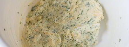 куриные котлеты с сырным зеленым маслом. Шаг 3