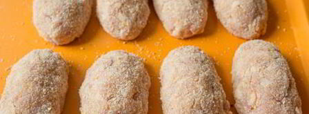 куриные котлеты с сырным зеленым маслом. Шаг 12