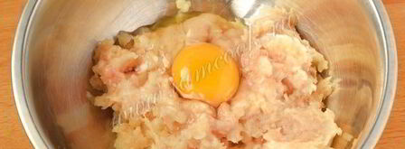 куриные котлеты в картофельных корзиночках. Шаг 6