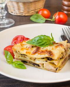 Лазанья с курицей и шампиньонами