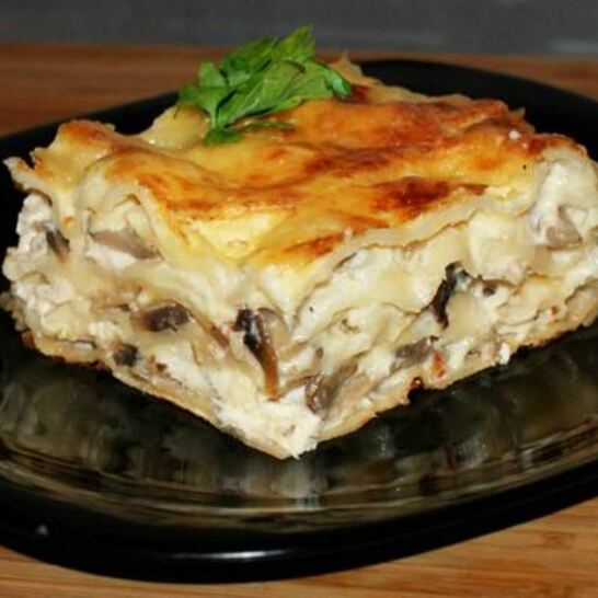 Рецепт лазаний с тушеной в вине курицей
