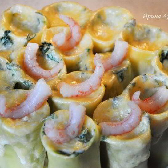 Рецепт каннеллонь с креветками и шпинатом