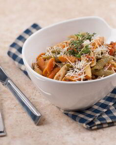 Пенне болоньезе паста