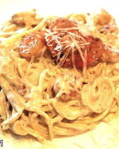 Спагетти с креветками в сливочном соусе