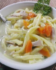 Тушеная лапша с курицей