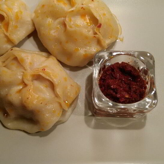 Рецепт мантов с острым соусом