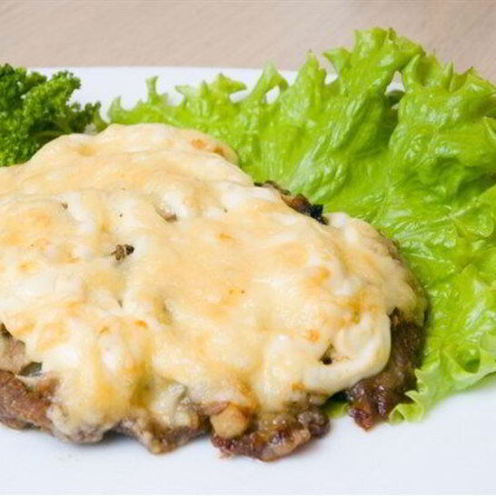 Рецепт мяса по-французски с сыром