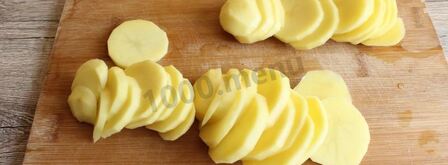 мясо по-французски в мультиварке с картофелем. Шаг 4