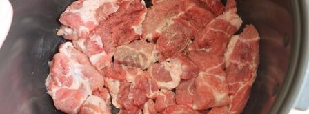 мясо по-французски в мультиварке с картофелем. Шаг 6