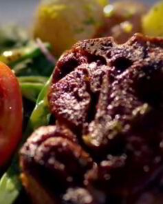 Баранина со стручковой фасолью и яйцами