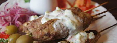 быстрый люля-кебаб с дзадзики и маринованным луком. Шаг 8