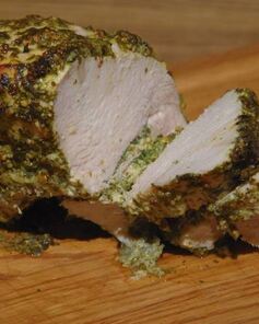 Грудка индейки в зеленом маринаде