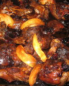 Утка кусочками с яблоками