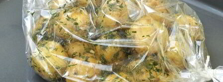 молодой картофель, запеченный в рукаве в духовке. Шаг 9