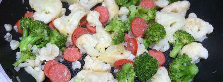 цветная капуста и брокколи с сосисками. Шаг 6