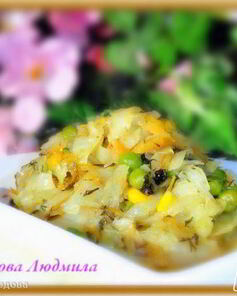 Тушеная капуста в мультиварке с овощами