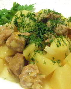 Тушеная картошка с мясом в казане