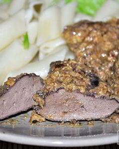 Печень индейки в орехово-чесночном соусе