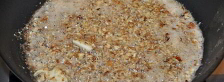 печень индейки в орехово-чесночном соусе. Шаг 3