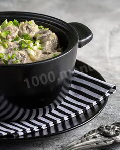 Печень по строгановски со сметаной