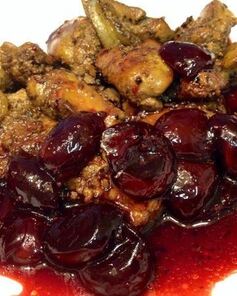 Печень под соусом из маринованной черешни