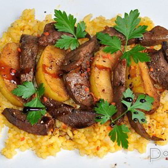 Рецепт жареной печени с яблоками