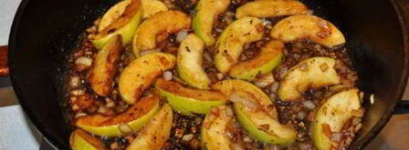 жареная печень с яблоками. Шаг 6