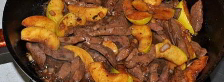 жареная печень с яблоками. Шаг 7