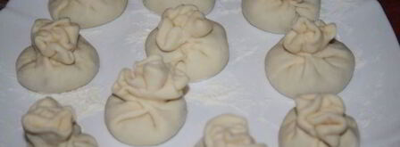 мини-хинкали с говядиной, пекинской капустой и соевым соусом. Шаг 7