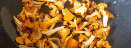 плов с курицей и лисичками. Шаг 9