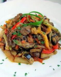 Кабачки тушеные с мясом и картошкой