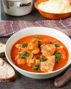 Куриное рагу со шпинатом