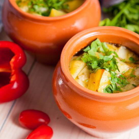 Рецепт рагу с курицей и овощами в горшочках