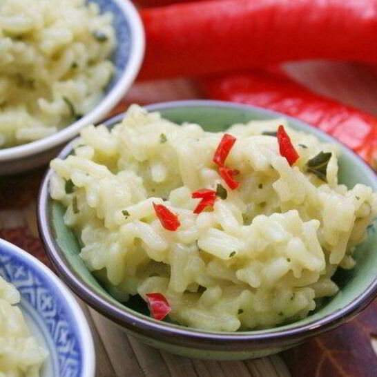 Рецепт летнего ризотто с зеленью, фетой и кабачками