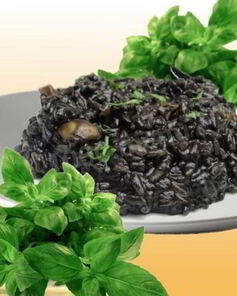 Ризотто с чернилами каракатицы