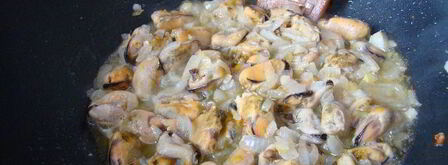 ризотто с горошком с мидиями. Шаг 4