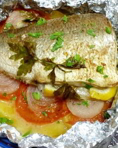 Рыба с овощами в духовке