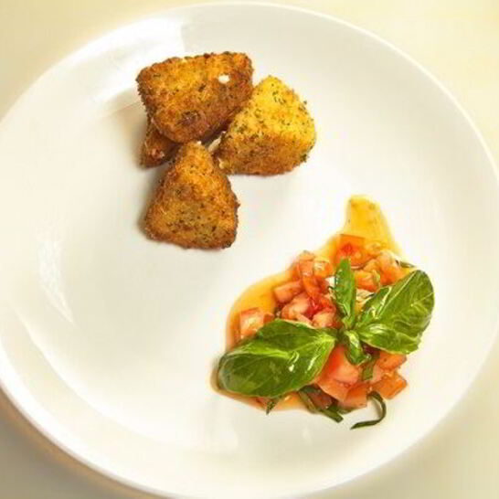 Рецепт сулугуней, жаренный в сухарях