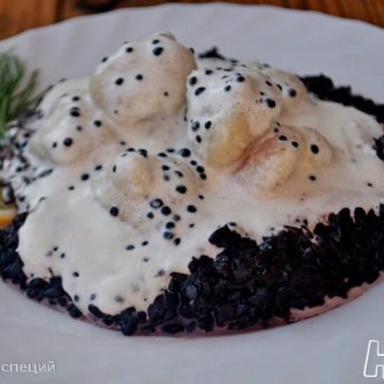 Рецепт рыбных клецек с ченым рисом и икорным соусом