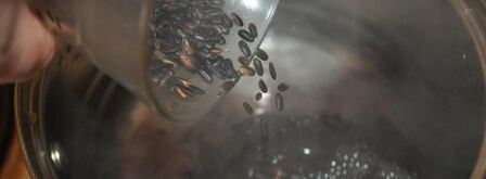 рыбные клецки с ченым рисом и икорным соусом. Шаг 3