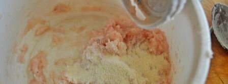 рыбные клецки с ченым рисом и икорным соусом. Шаг 5