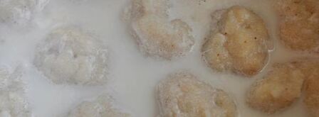 рыбные клецки с ченым рисом и икорным соусом. Шаг 6