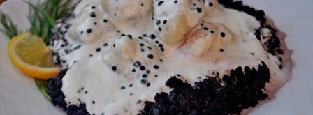 рыбные клецки с ченым рисом и икорным соусом. Шаг 8