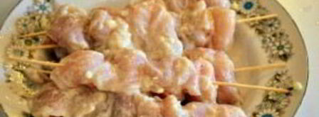 куриные шашлычки на шпажках на сковороде. Шаг 3