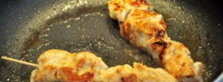 куриные шашлычки на шпажках на сковороде. Шаг 4