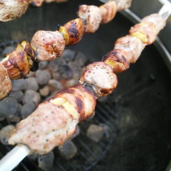 Рецепт яблок в беконе к шашлыку