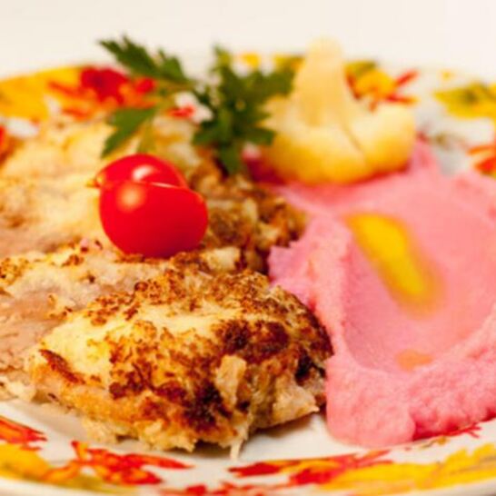 Рецепт пюре из цветной капусты с оригинальным свиным шницелем