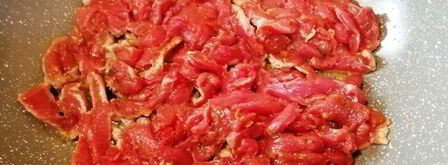 соба — гречневая лапша с говядиной и овощами. Шаг 10