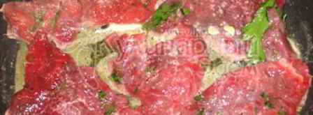 бифштекс, стейк из говядины с яйцом. Шаг 6